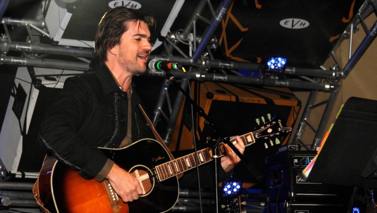 Pictured: Juanes makes a surprise guest appearance at BMI’s Los Producers Charity Show at the Hard Rock Café on the Las Vegas Strip.