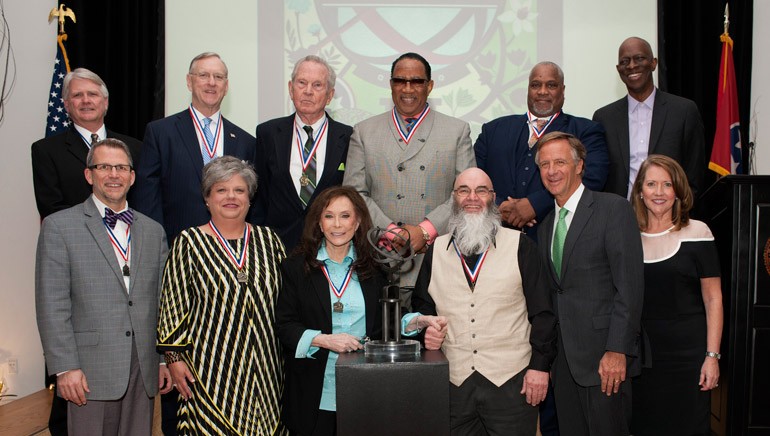 Pictured: Loretta Lynn (front row center) and Dr. Bobby Jones (back row center) pose with TN Governor Bill Haslam and other 2015 award recipients. BMI songwriter Keb ‘Mo’ (upper right) accepted the award on behalf of blues great B.B. King.