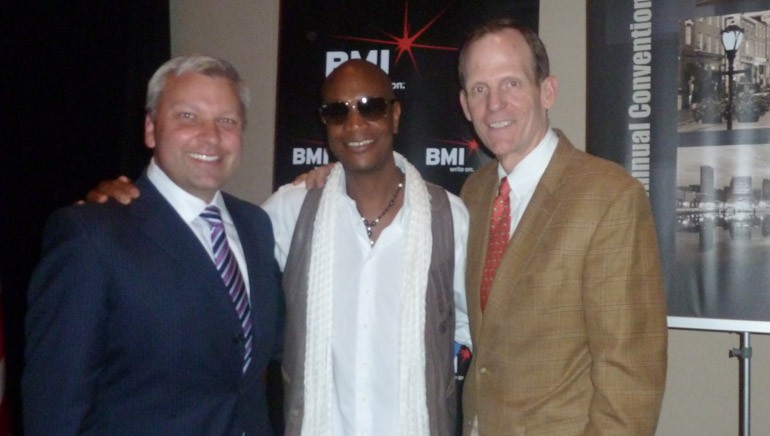 Pictured after his performance (left to right): WBAL-TV President/GM and Chair of the MD/DC/DE Broadcasters Association Board Dan Joerres, Geoff McBride, BMI’s Dan Spears