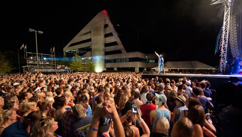 The BMI Nashville back lot is packed with fans for the Jake Owen Beach Party. Jake offers words of encouragement to any aspiring singer/songwriters with a shout out to the BMI family. 