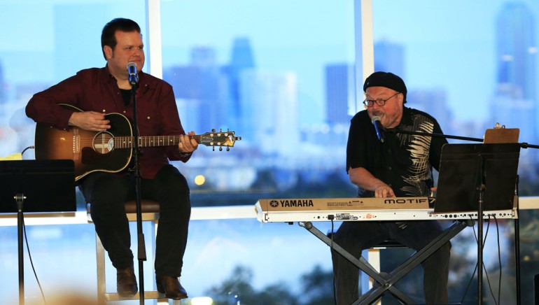 BMI songwriters Bobby Tomberlin and Bill LaBounty perform at the Renaissance Hotel in Dallas.

