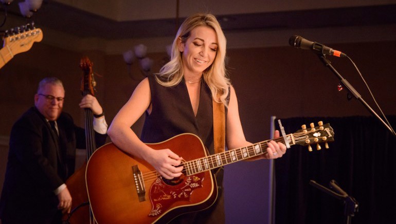 BMI songwriter Ashley Monroe strums her guitar at one of the songwriter-in-the-round events at BMI Icon Dean Dillon’s 2017 Mountain High Music Festival.