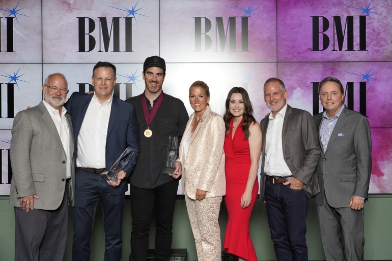 Al Andrews of Porter’s Call, Capitol CMG’s Brad O’Donnell, Songwriter of the Year Ed Cash, BMI’s Leslie Roberts, Capitol CMG’s Karrie Dawley, Capitol CMG’s Jimi Williams, and BMI’s Jody Williams

