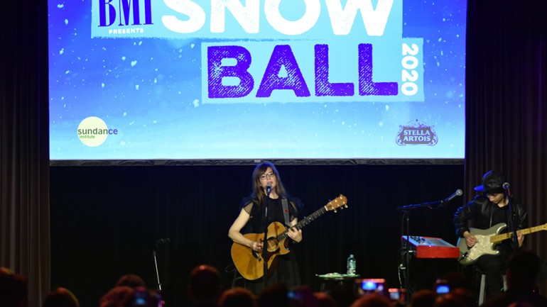 Lisa Loeb performs to a full house at the BMI Snowball during the 2020 Sundance Film Festival at The Shop on January 28, 2020 in Park City, Utah. Photo by John Mazlish for BMI. 