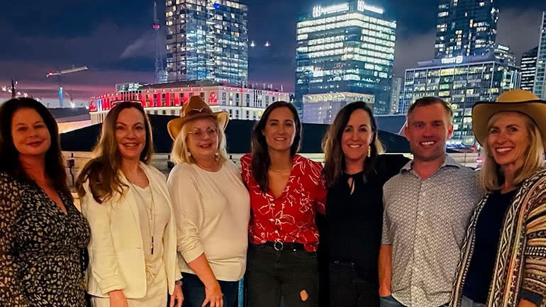 Before her set, BMI singer/songwriter Angie K poses with Mood Media Executives at the IPMA Fall Convention closing dinner. (L-R) BMI’s Jessica Frost, Mood Media’s Senior Vice President Channel Development Michele Popelka, Mood Media’s Director of Channel Partner Operations Kathy Burden, BMI singer/songwriter Angie K, Sound & Media Solutions Chief Executive Officer and IPMA Board Convention Chair Nikki Johnson, Metro Communications President & CEO and IPMA Board President Joshua Swain, and Mood Media’s Global VP of Channel Operations Page Walker.