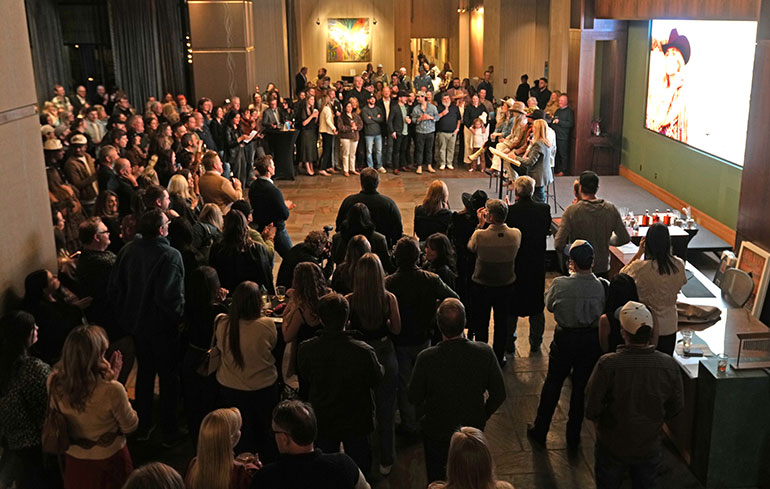 Lainey Wilson and music community