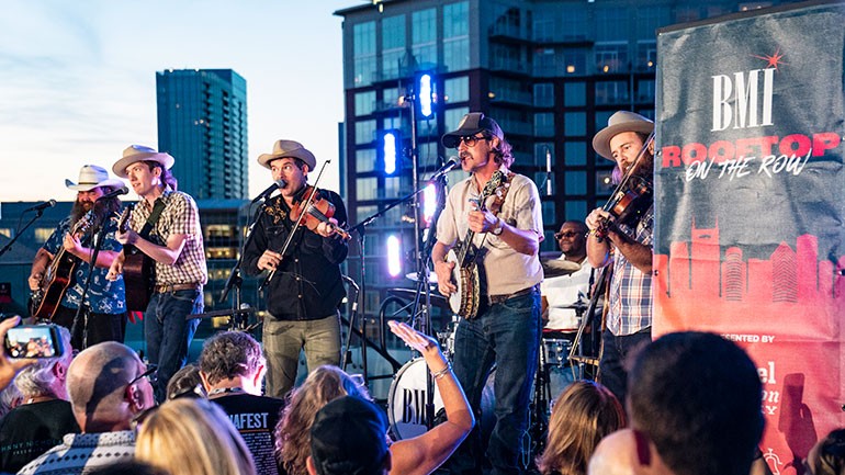 Old Crow Medicine Show closes out the fifth season of Nashville’s Rooftop On The Row.